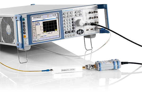 Scalar network analysis with the R&S®SMF100A microwave signal generator and the R&S®FSQ Signal Analyzer with the R&S®FSP-B10 option installed Scalar network analysis with the R&S®SMF100A microwave signal generator and the R&S®FSQ Signal Analyzer with the R&S®FSP-B10 option installed